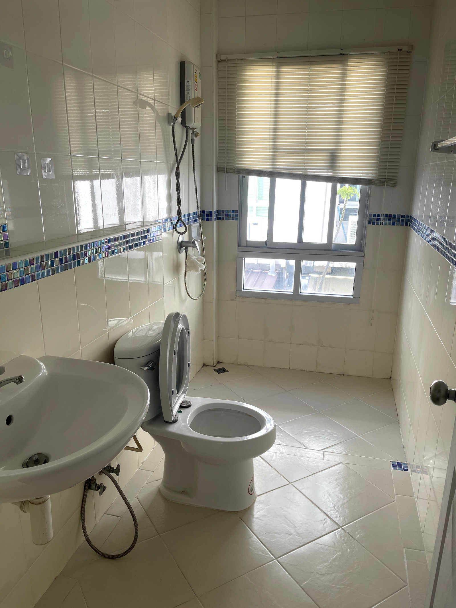 Townhouse for Sale: Baan Klang Muang Swiss Town, 3 Storeys, 3 Bed, 175 sq.m., Newly Renovated (PAH-01418) - Image 8