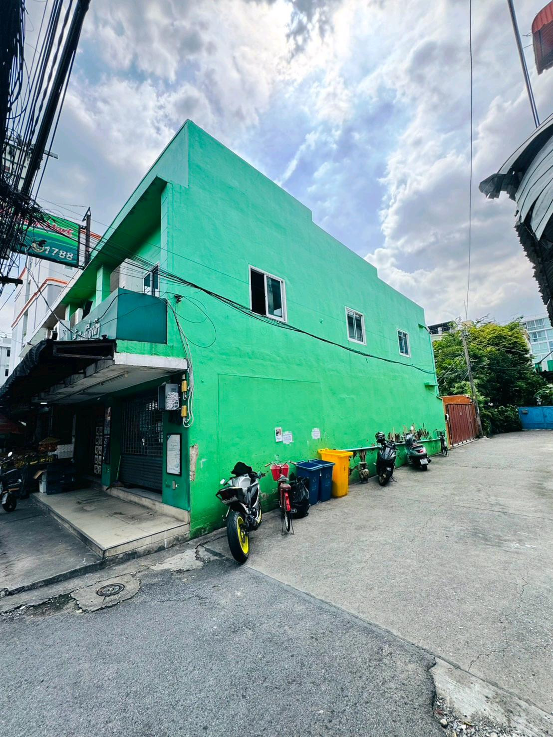 Commercial Building for Rent: 2 Units, 2 Storeys, 200 sqm, Soi Suphareuk, in the Heart of the Market (PAH-01409) - Image 3