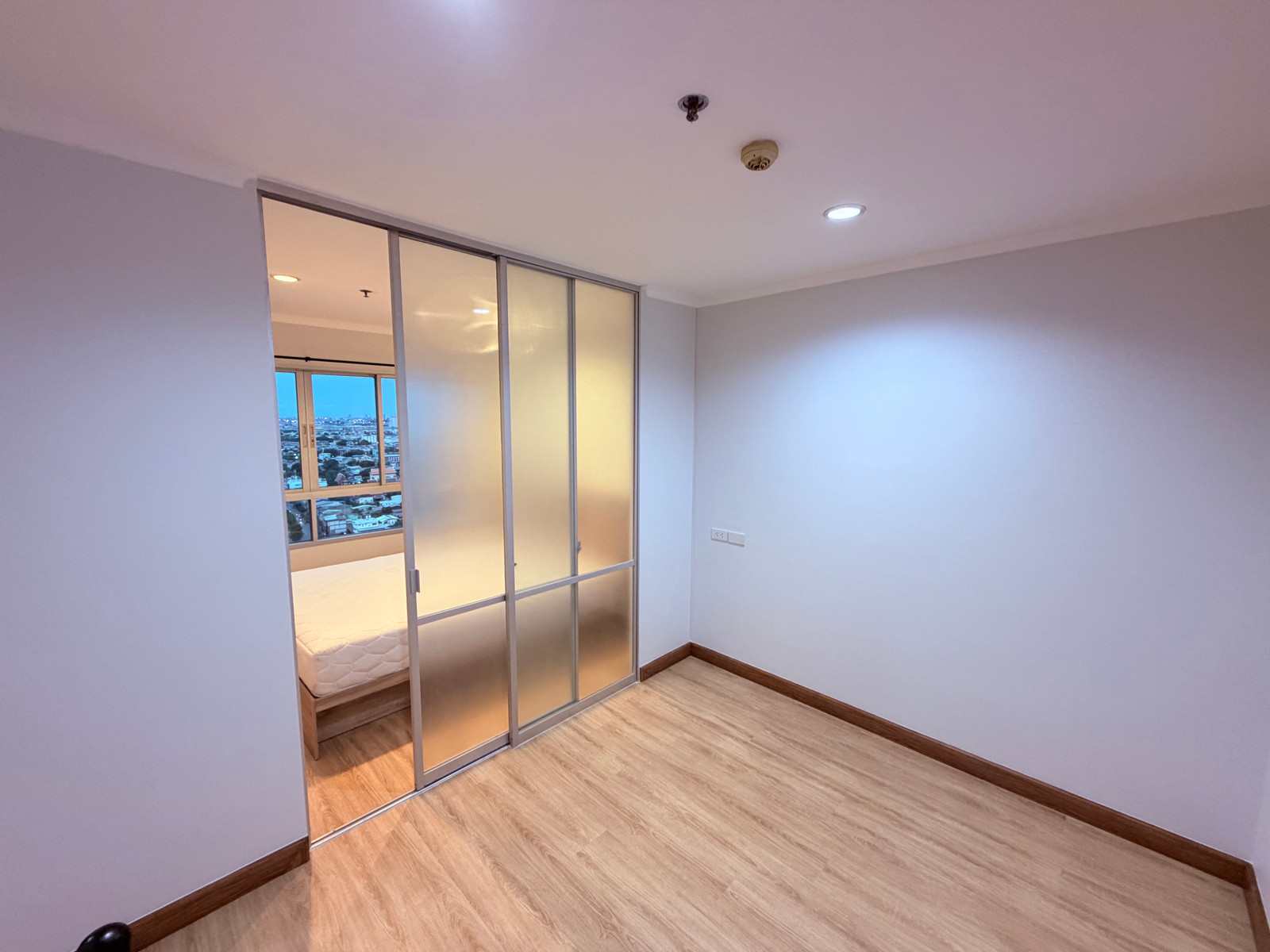 Condo for Sale: Lumpini Ville Ratburana - Riverview, 1 Bed, 26.7 sqm, 28th Floor (PAH-01400) - Image 4