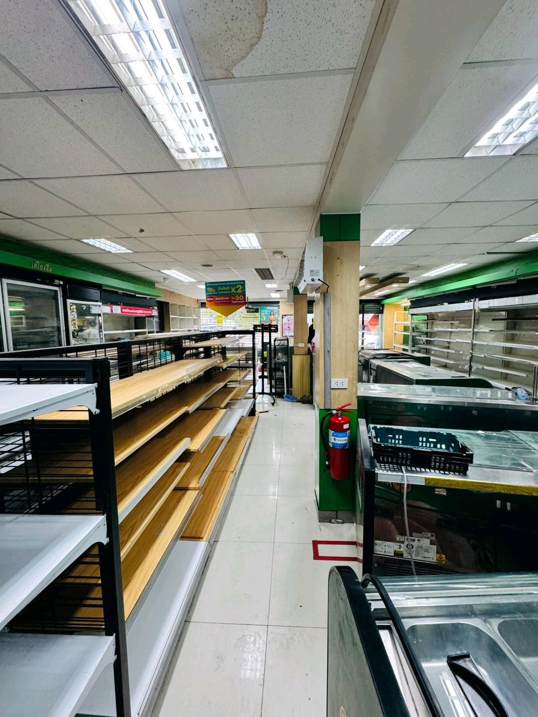 Commercial Building for Rent: 2 Units, 2 Storeys, 200 sqm, Soi Suphareuk, in the Heart of the Market (PAH-01409) - Image 10
