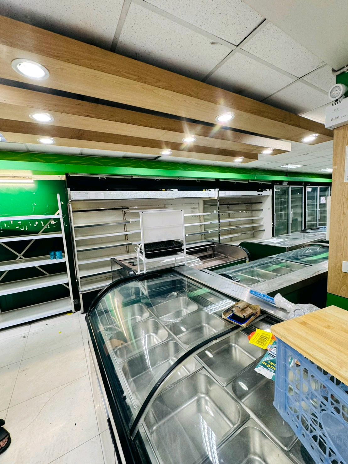 Commercial Building for Rent: 2 Units, 2 Storeys, 200 sqm, Soi Suphareuk, in the Heart of the Market (PAH-01409) - Image 5