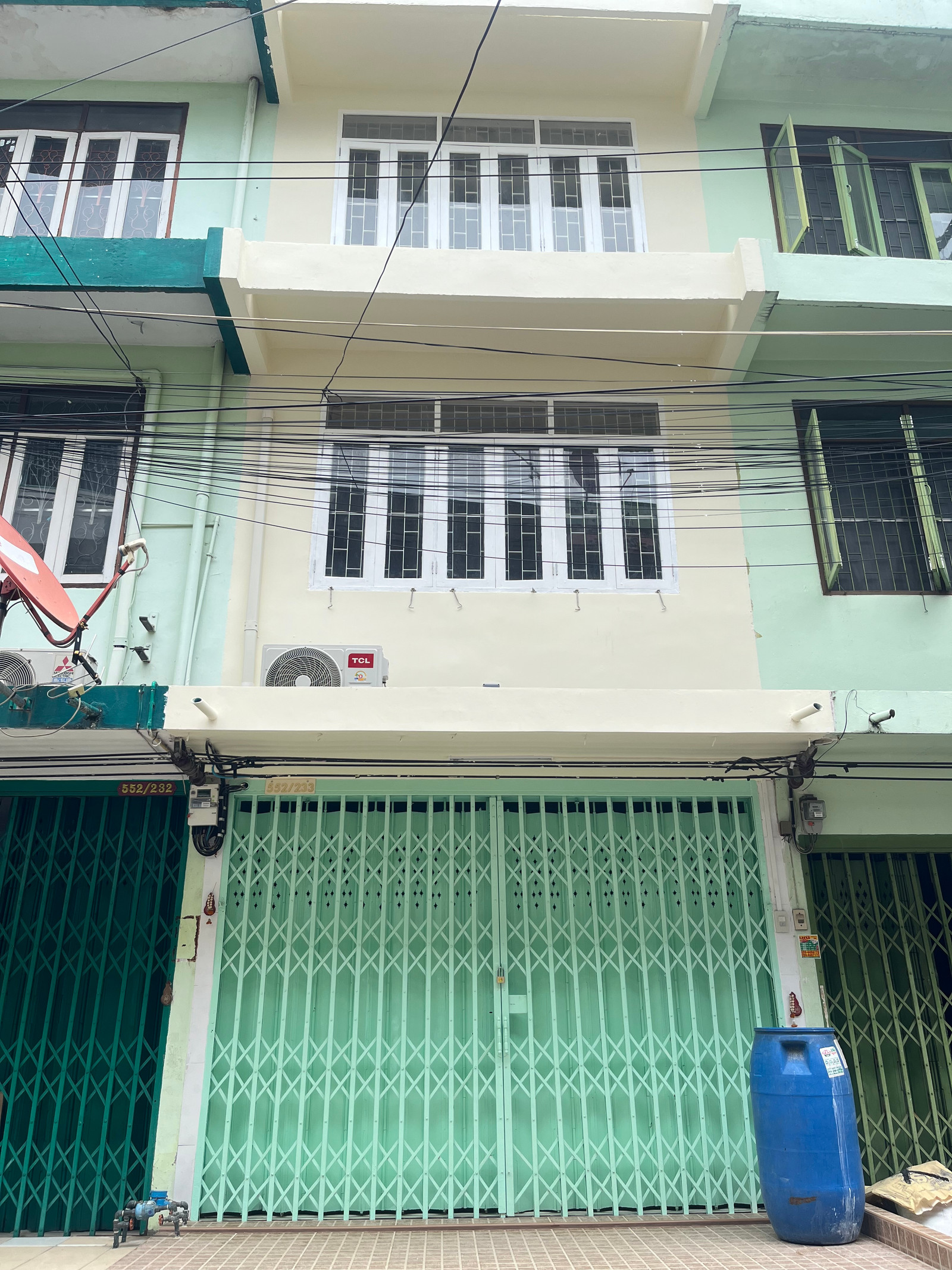 ให้เช่า ตึกแถว 3 ชั้น Renovated ใหม่ เจริญราษฎร์ 7 97.02 ตร.ม.