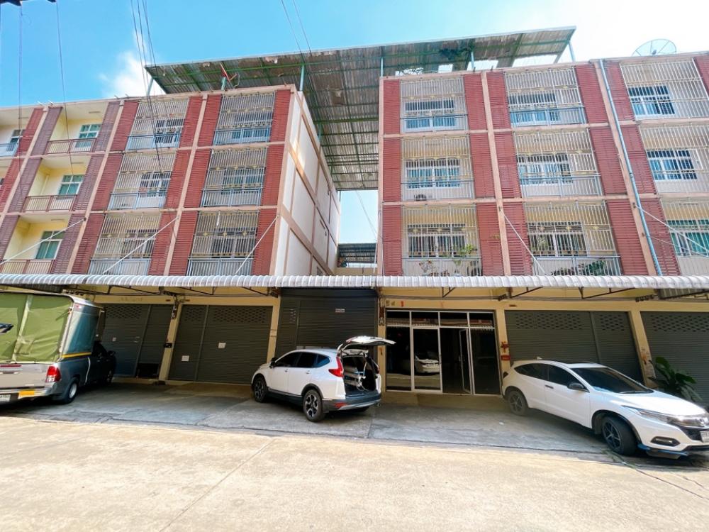 Urgent Sale: Shophouses, Bang Khun Thian, Bang Bon, 900 sq.m.