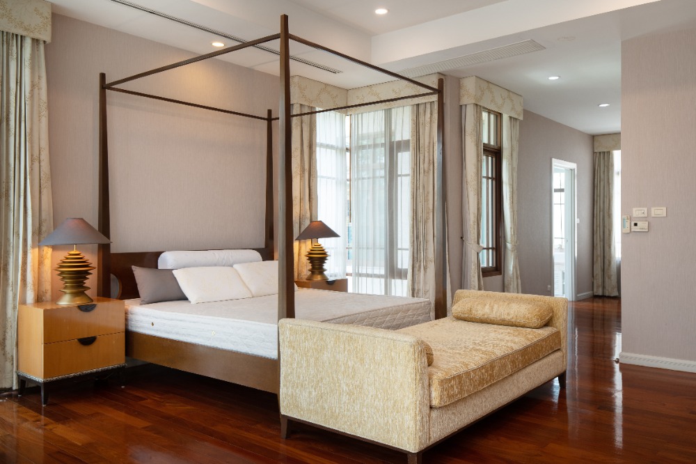House for Rent: Luxury Private Pool Residence in Sukhumvit 67, 4 Bedrooms
