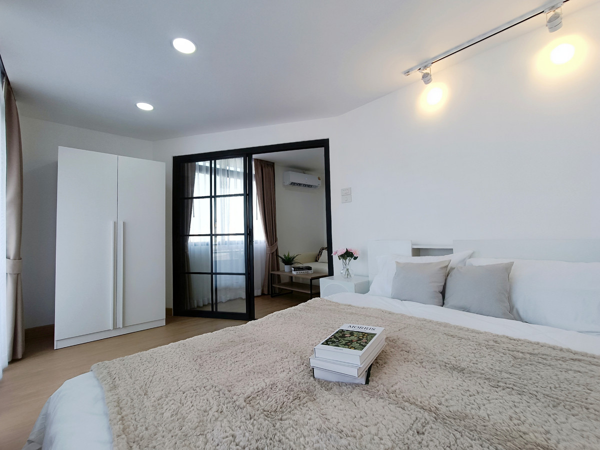 For Sale: Thara Rin Chao Phraya Condo, 6th Floor Corner Unit, Great View, 1 Bedroom, 39 sq.m.