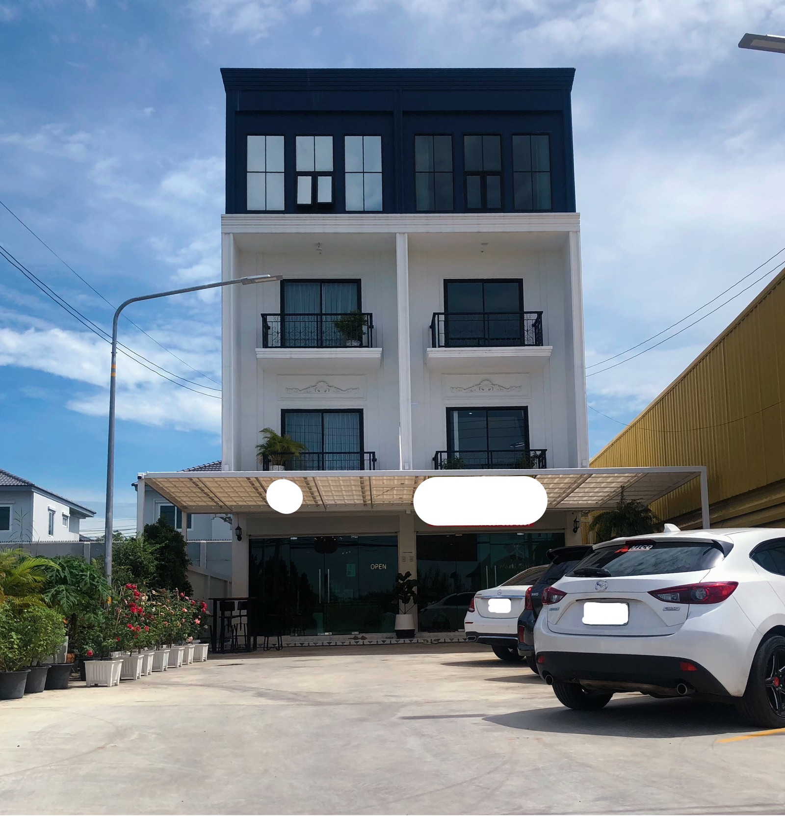 ขาย ตึก Stand alone เป็นอาคารพาณิชย์ ข้างในเป็นคลินิกเวชกรรม 500 ตร.ม.
