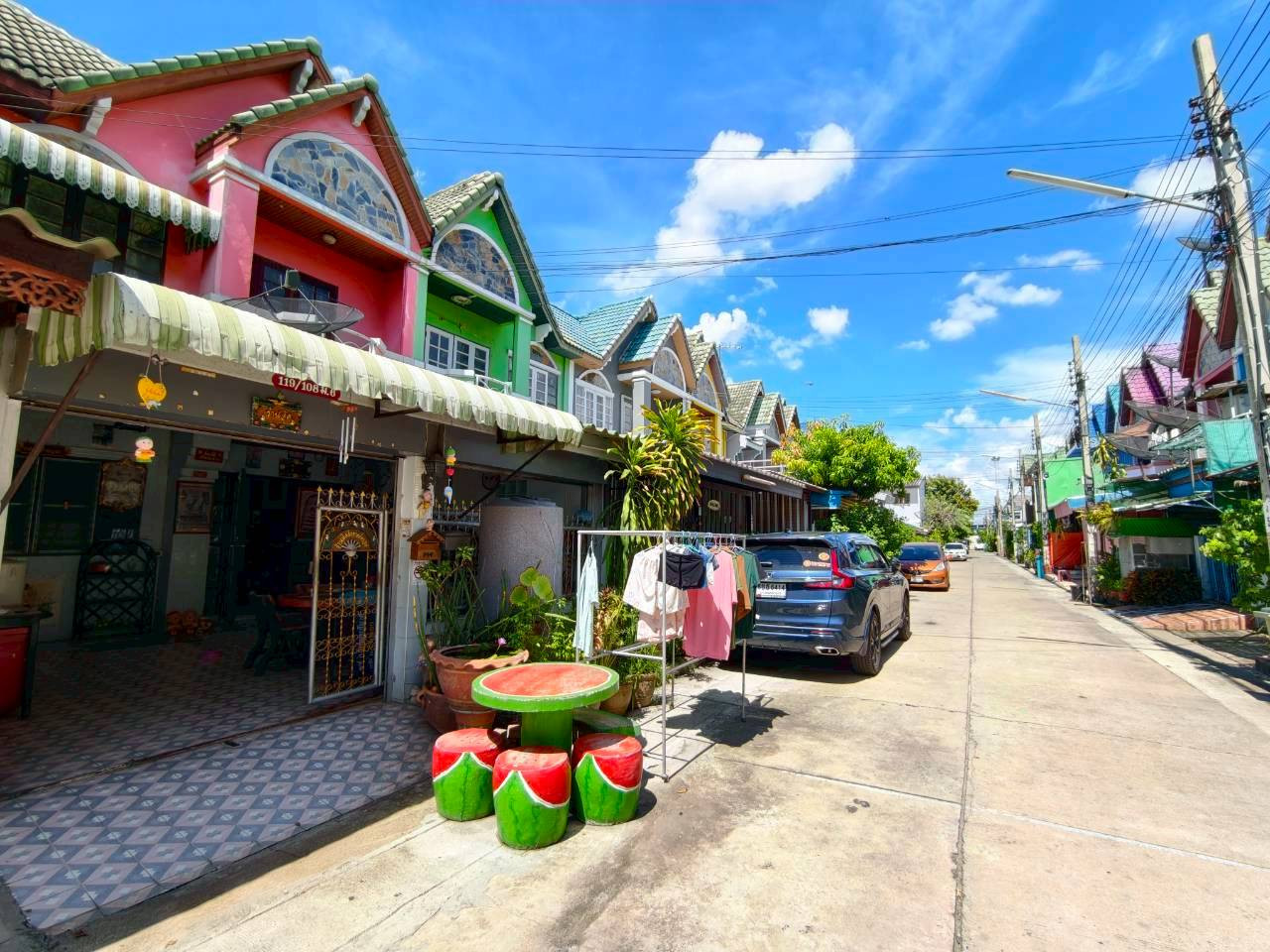 Townhouse for Sale, 23 sq.wah, 2 Storeys, 2 Bed 2 Bath, Very Spacious, Great Location near Malls and Food Hubs, 2 Bedrooms