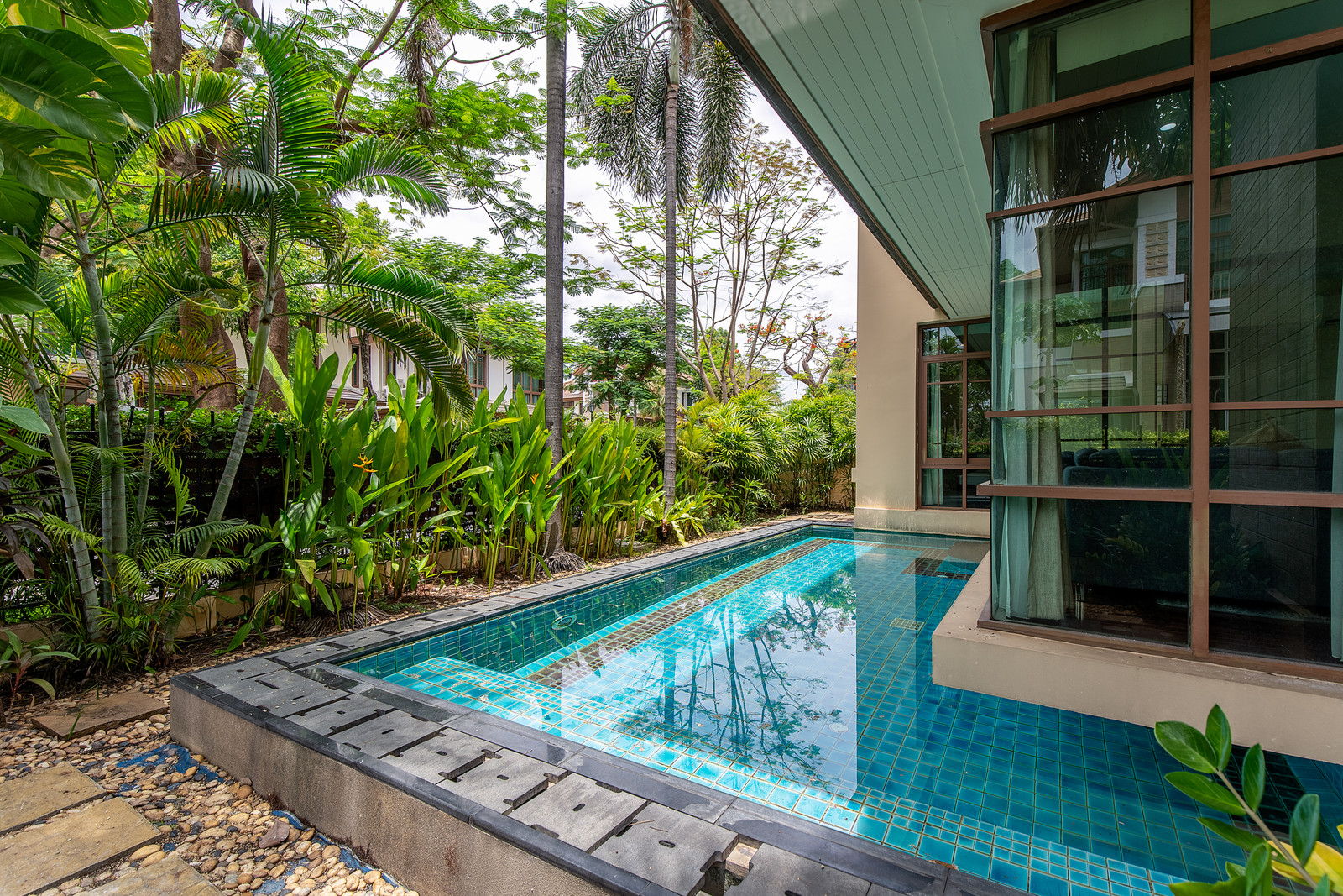 Detached House for Rent, Rare Super Luxury Private Pool Residence in Sukhumvit 67, 4 Bedrooms 490 sq.m. - Image 3