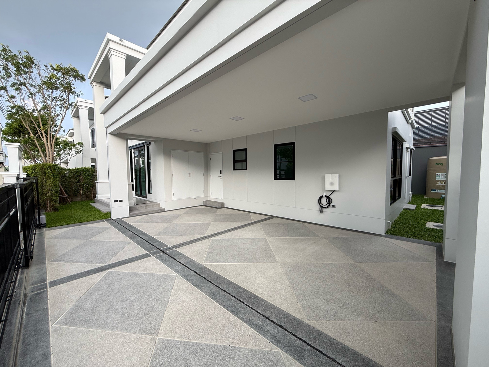 For Rent [Owner Post] Luxury Detached House, 65 sq.wah, Setthasiri Don Mueang, 4-Bedroom Living Area - Image 3