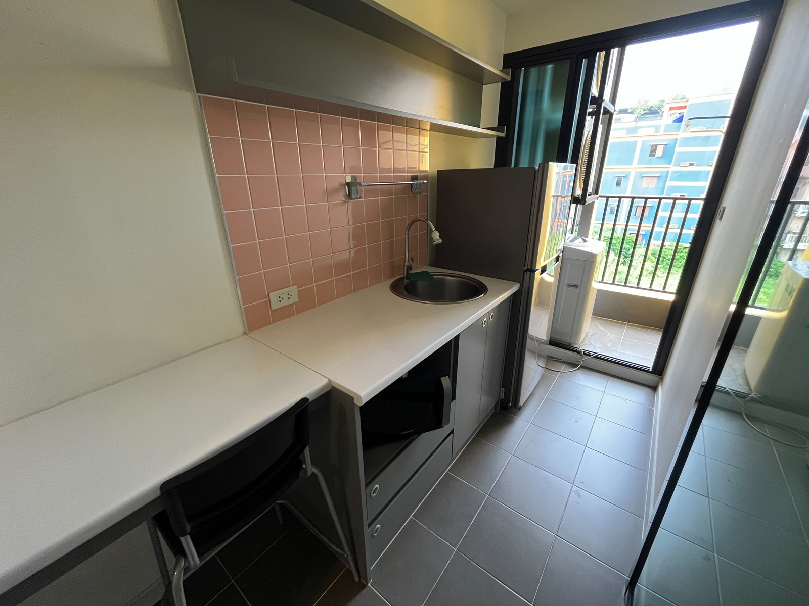 Condo for Sale near Bangkok University, 1 Bedroom 28 sq.m., 4th Floor, Unblocked View - Image 4