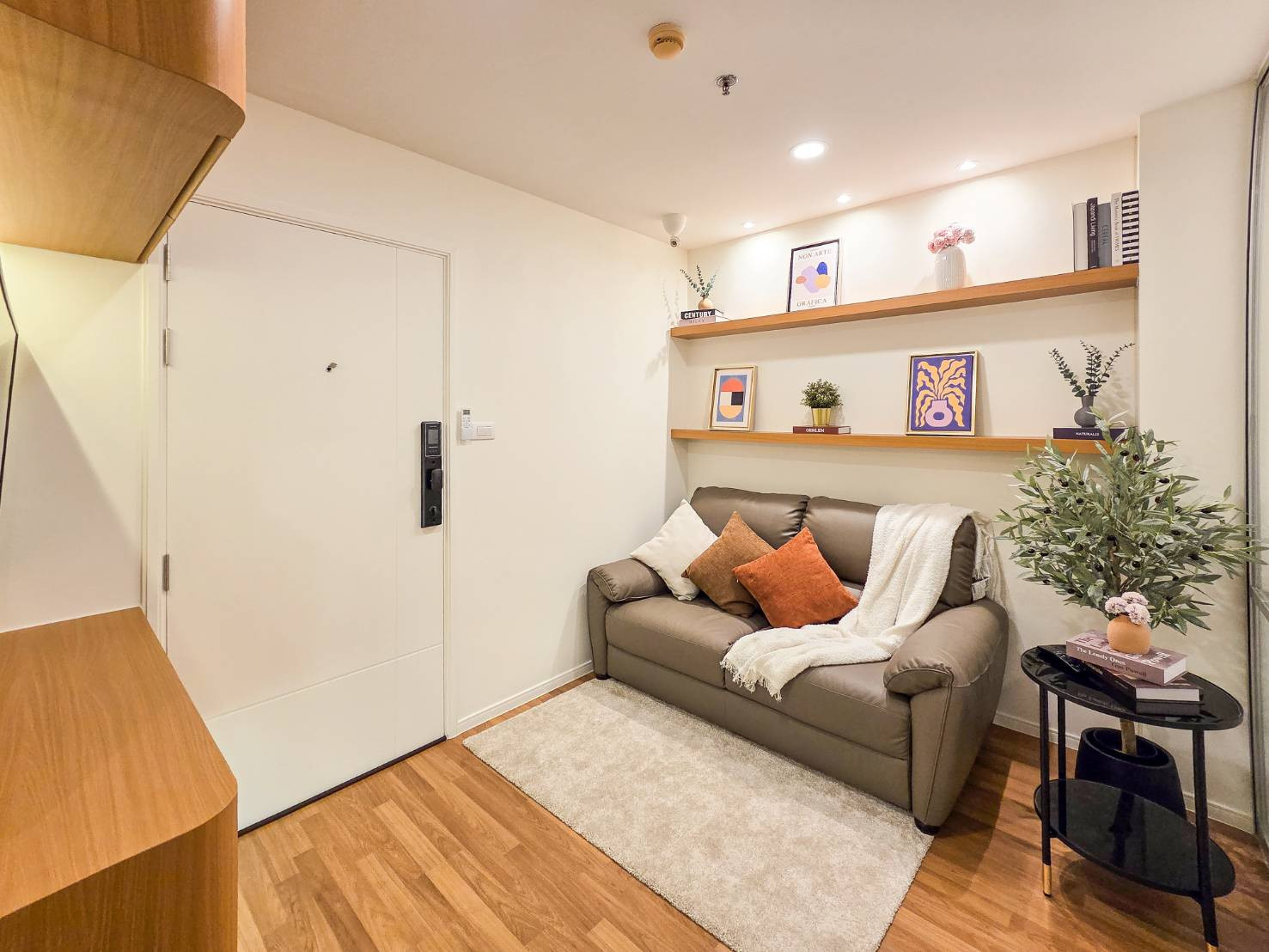 For Sale: Beautiful Room with Great Vibe, Fully Furnished Condo, Warm Atmosphere, All-New Furniture, Never Rented Out, 1 Bedroom, 26 sq.m. - Image 4