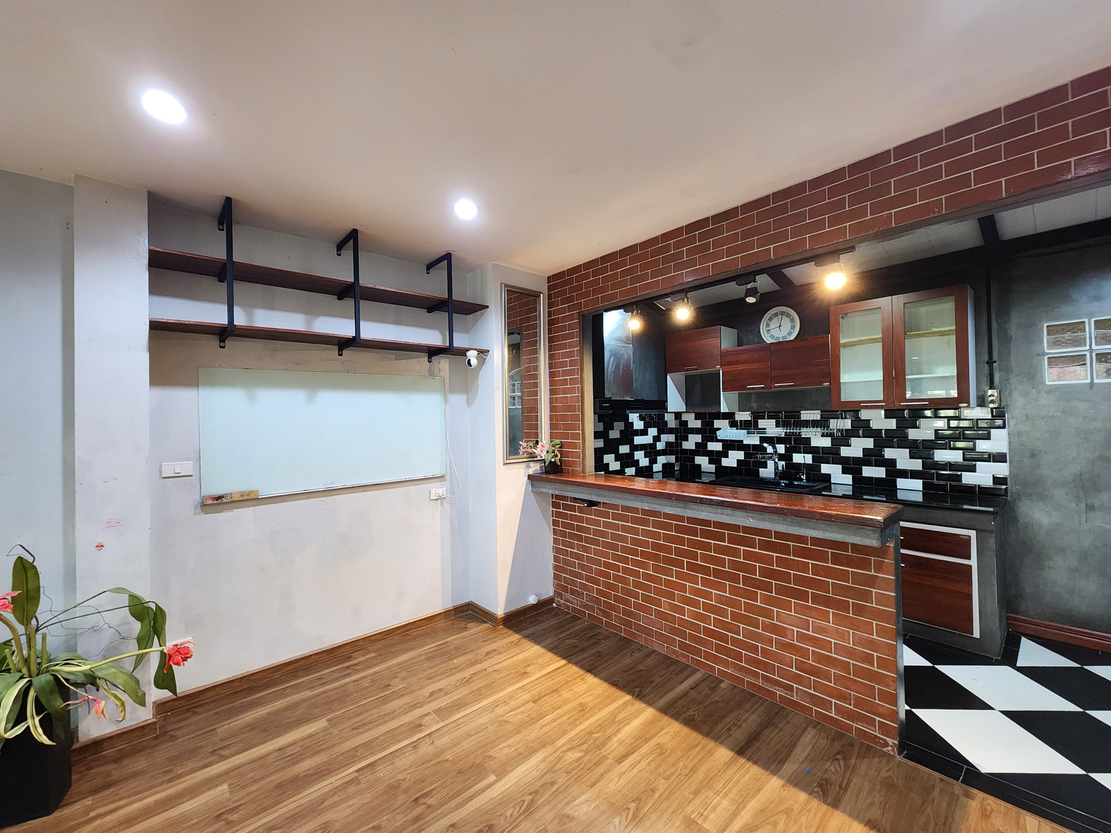 ให้เช่า ปล่อยเช่า ทาวน์เฮ้าส์ 2 ชั้น 3 ห้องนอน 2 ห้องน้ำ 114 ตร.ม. - Image 4