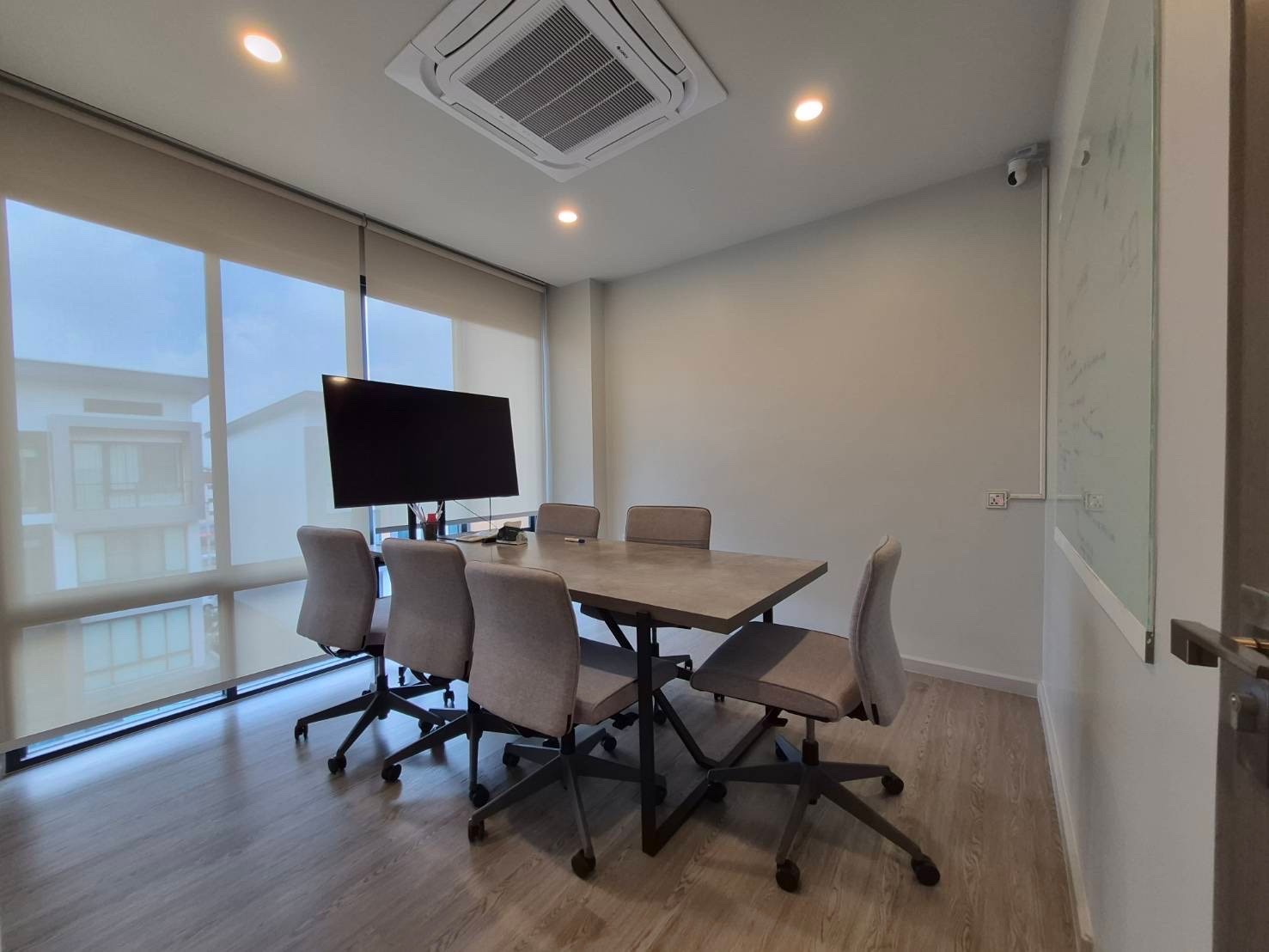 ขาย ด่วน-ขาดทุน! อาคารสำนักงาน Home Office : ตกแต่งเรียบร้อยมีพื้นที่โชว์รูม Double 405 ตร.ม. - Image 4