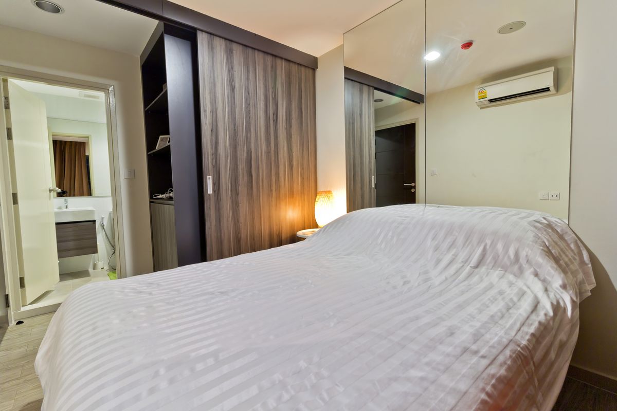 急售，价格低于评估价，有30万泰铢以上余款，Villa Lasalle公寓，毗邻Bearing轻轨站，1房1厅，26平方米。 - Image 5