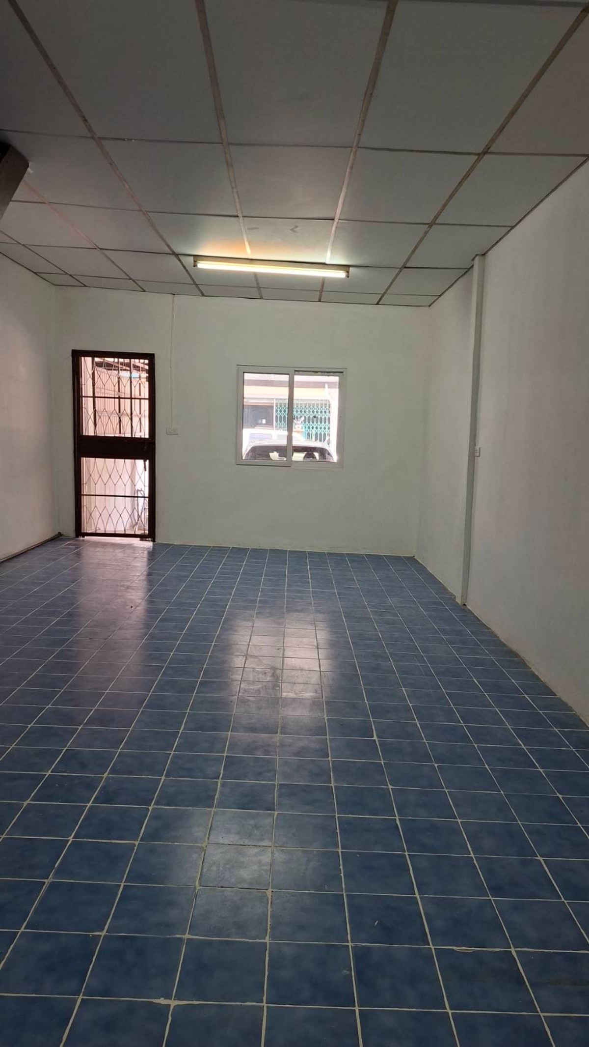 出租：位于Sri Prachak Villa, Ramkhamhaeng Soi 156的联排别墅（最新装修），2间卧室 - Image 5