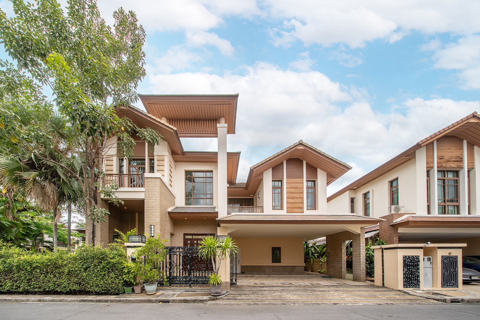 Detached House for Rent, Rare Super Luxury Private Pool Residence in Sukhumvit 67, 4 Bedrooms 490 sq.m. - Image 5
