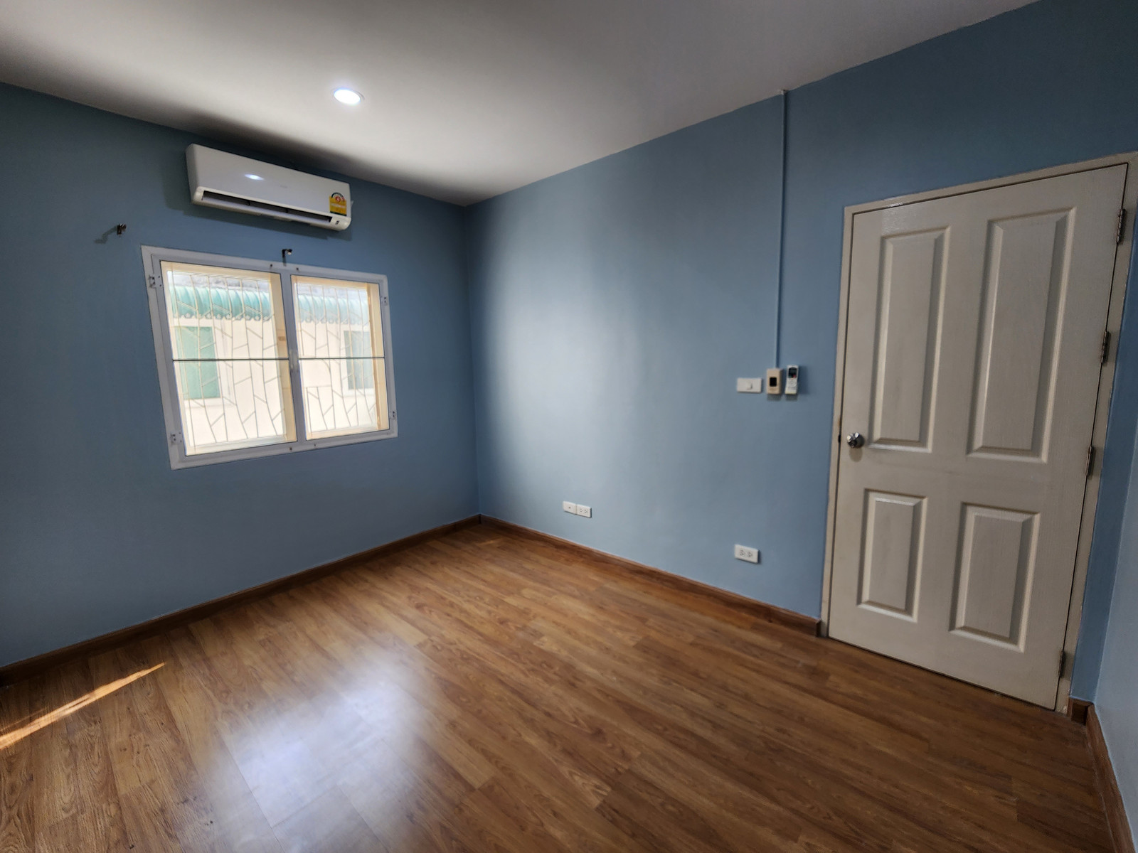 ให้เช่า ปล่อยเช่า ทาวน์เฮ้าส์ 2 ชั้น 3 ห้องนอน 2 ห้องน้ำ 114 ตร.ม. - Image 5