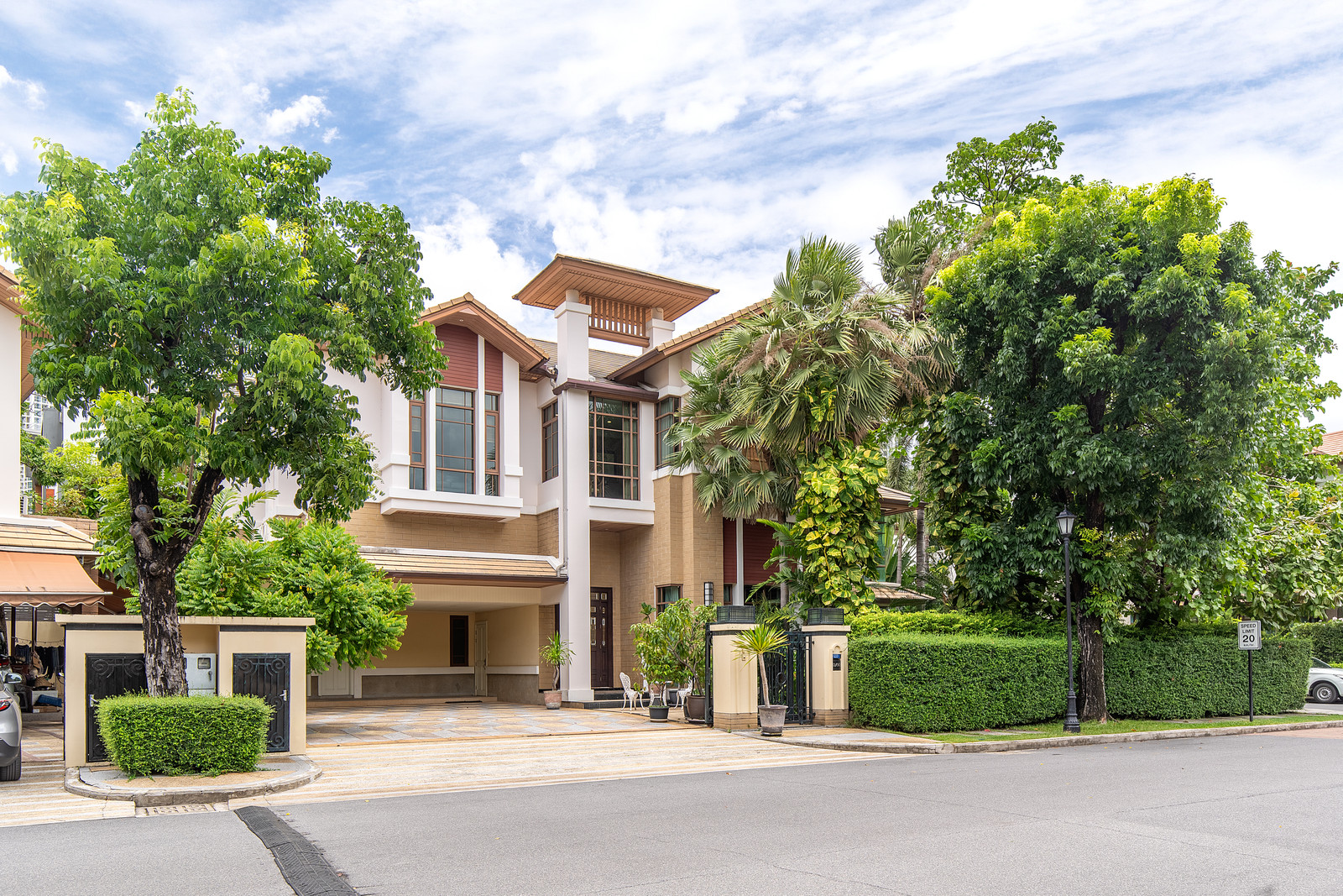 Detached House for Rent: Rare Luxury Residence, Sansiri Sukhumvit 67, 5 Bedrooms - Image 5