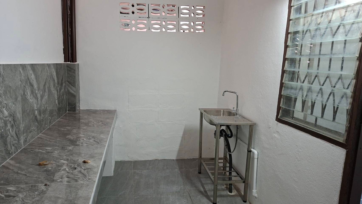 出租：位于Sri Prachak Villa, Ramkhamhaeng Soi 156的联排别墅（最新装修），2间卧室 - Image 6