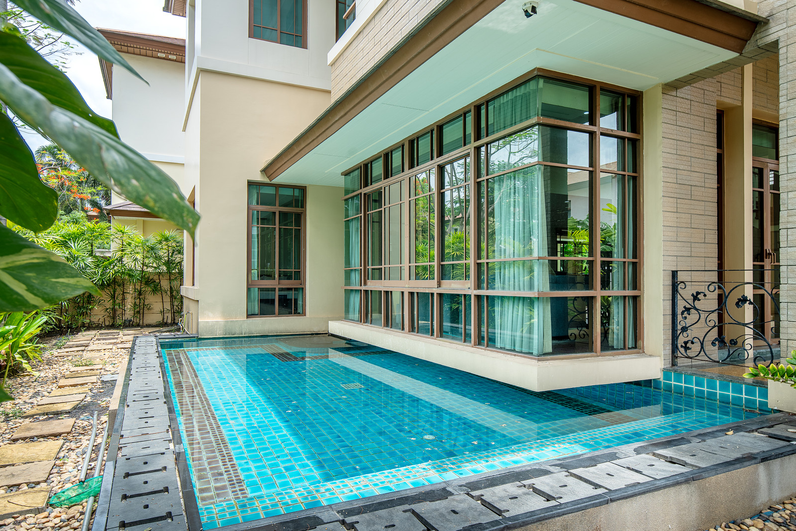 Detached House for Rent, Rare Super Luxury Private Pool Residence in Sukhumvit 67, 4 Bedrooms 490 sq.m. - Image 6