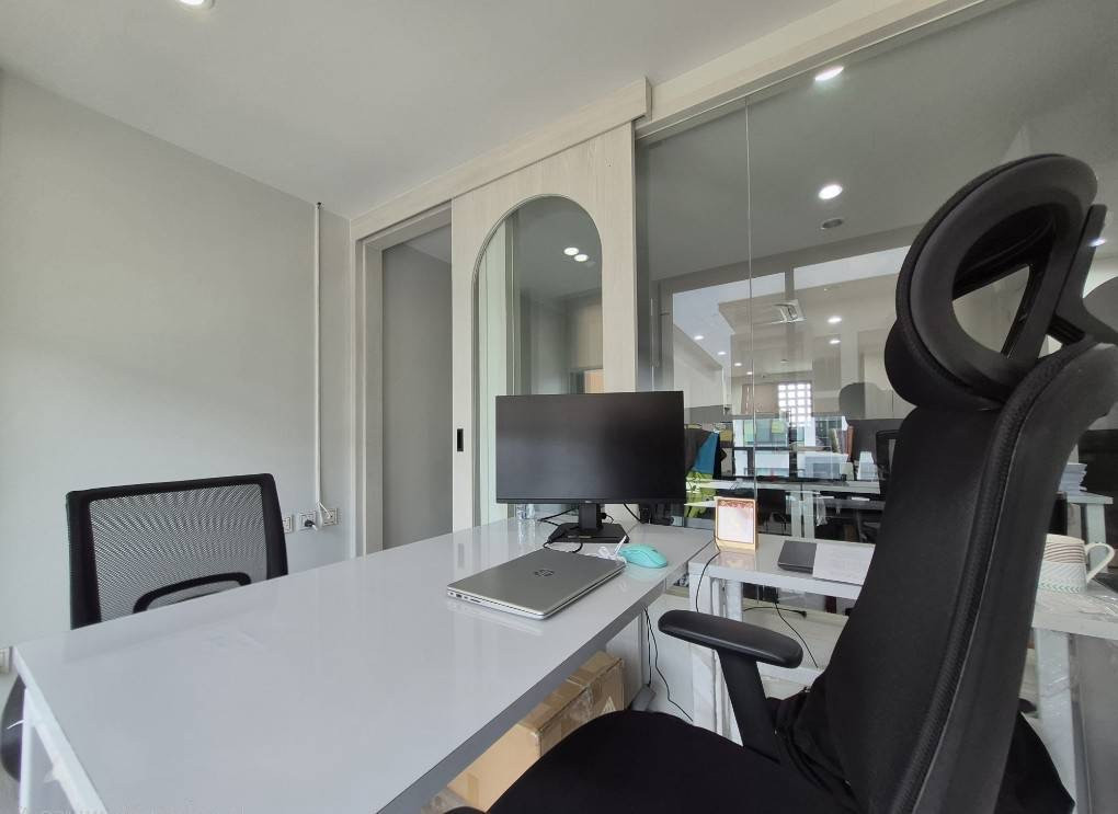 ขาย ด่วน-ขาดทุน! อาคารสำนักงาน Home Office : ตกแต่งเรียบร้อยมีพื้นที่โชว์รูม Double 405 ตร.ม. - Image 6