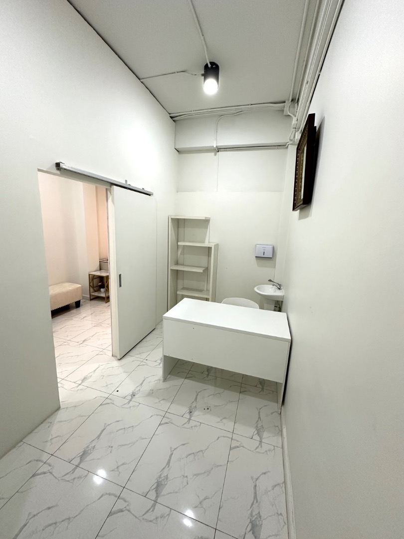 For Rent or Sale (Agents Welcome): Medical Clinic / Wellness Spa, 4-Storey Stand-Alone Building with Private Parking, 500 sq.m. - Image 6