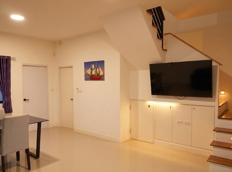 For Sale: Corner Townhouse PLENO Srinakarin-Theparak 2.99 Million (Reduced from 3.29 Million) 3 Bedrooms 106.85 sq.m. - Image 6