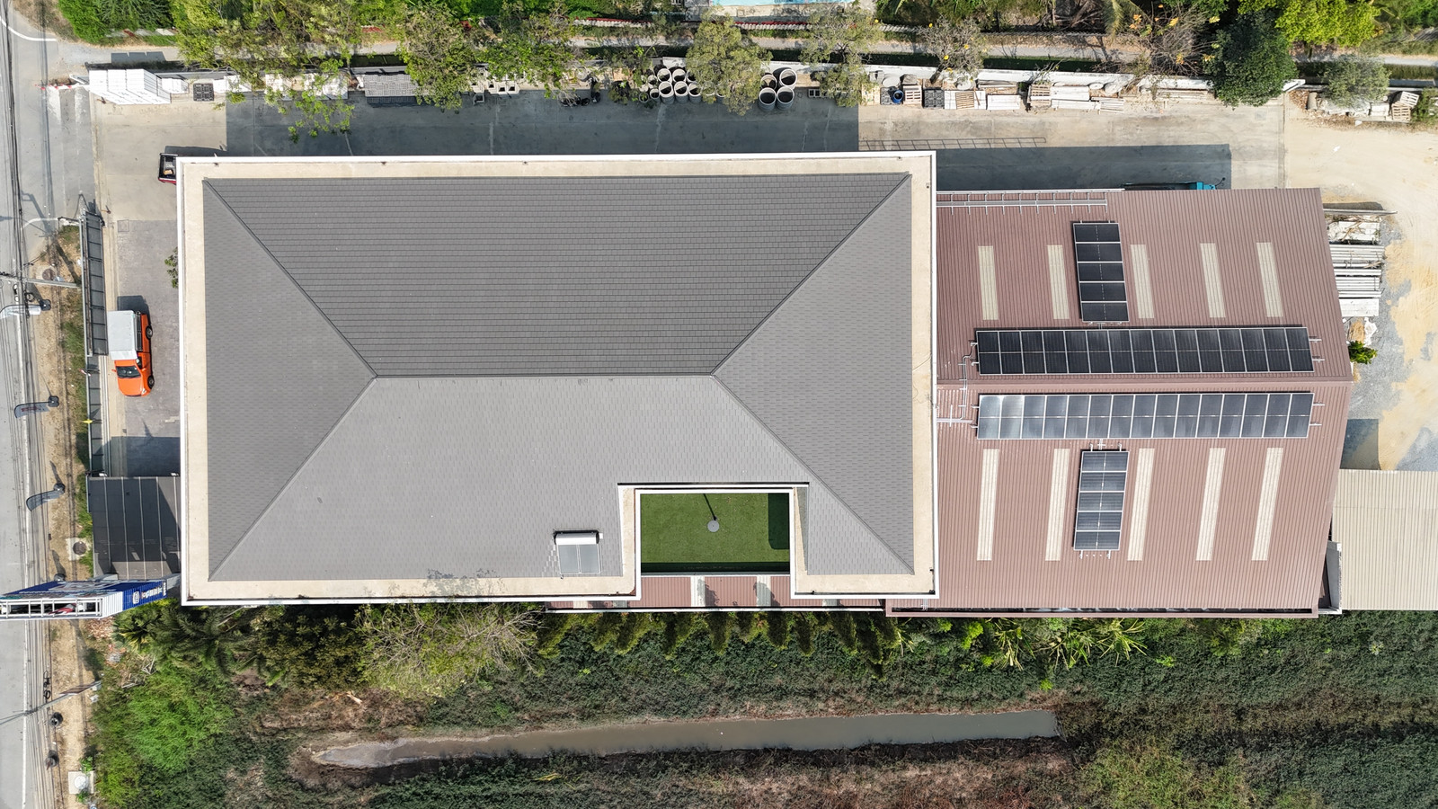 For Rent: 2-Storey Building, Commercial Building, Warehouse and Residence with 25.2 kWp Solar Cells on Land of 2 - Image 7