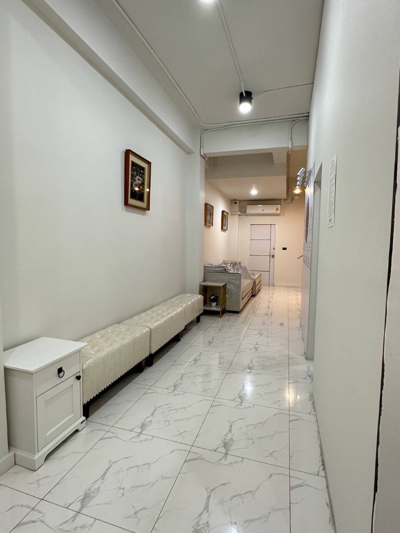 For Rent or Sale (Agents Welcome): Medical Clinic / Wellness Spa, 4-Storey Stand-Alone Building with Private Parking, 500 sq.m. - Image 7