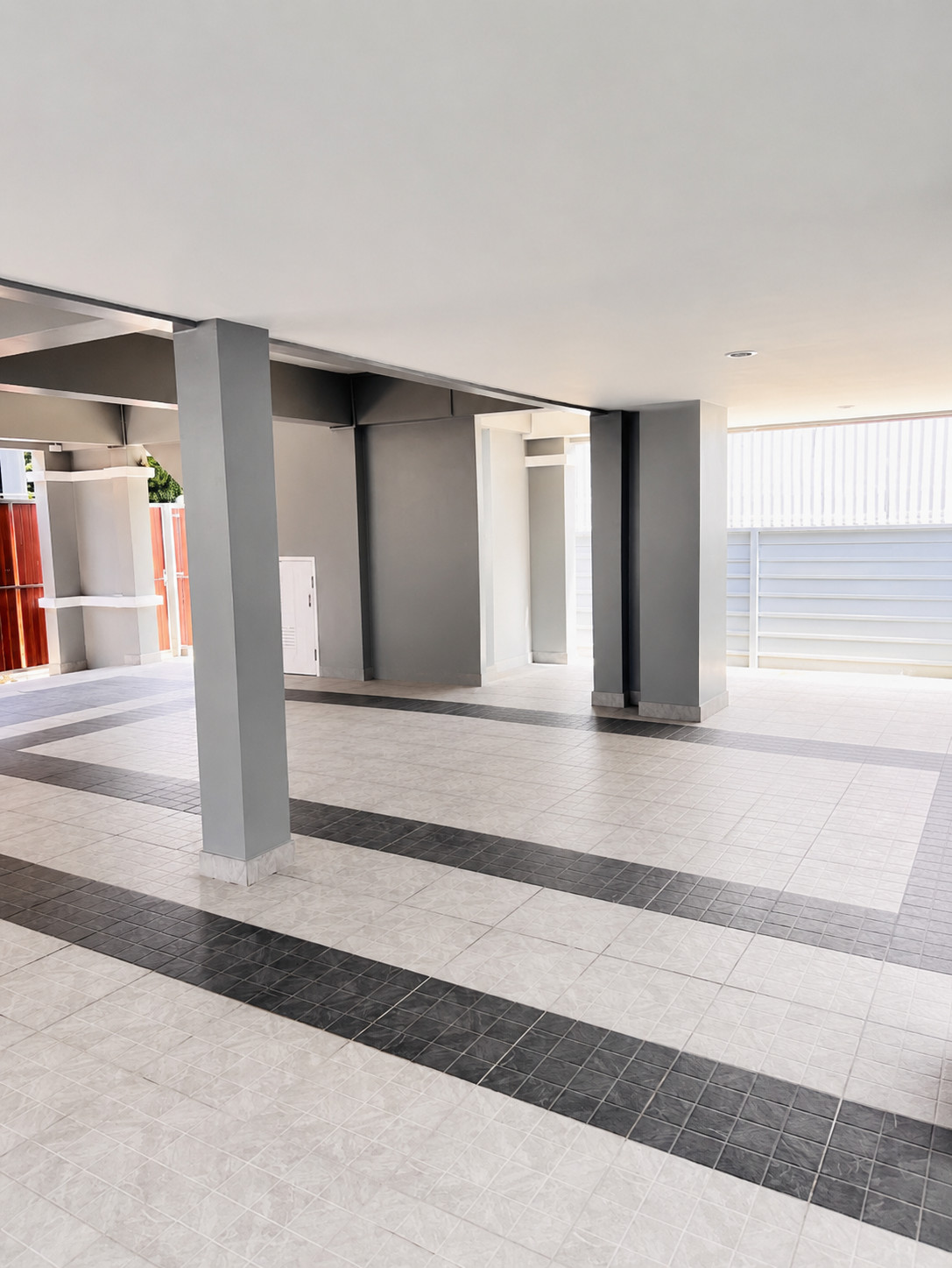 For Sale: Custom-Built Detached House Outside a Project, Like-New Condition, Great-Value Living Space, Close to the City, 4 Bedrooms, 260 sqm - Image 8