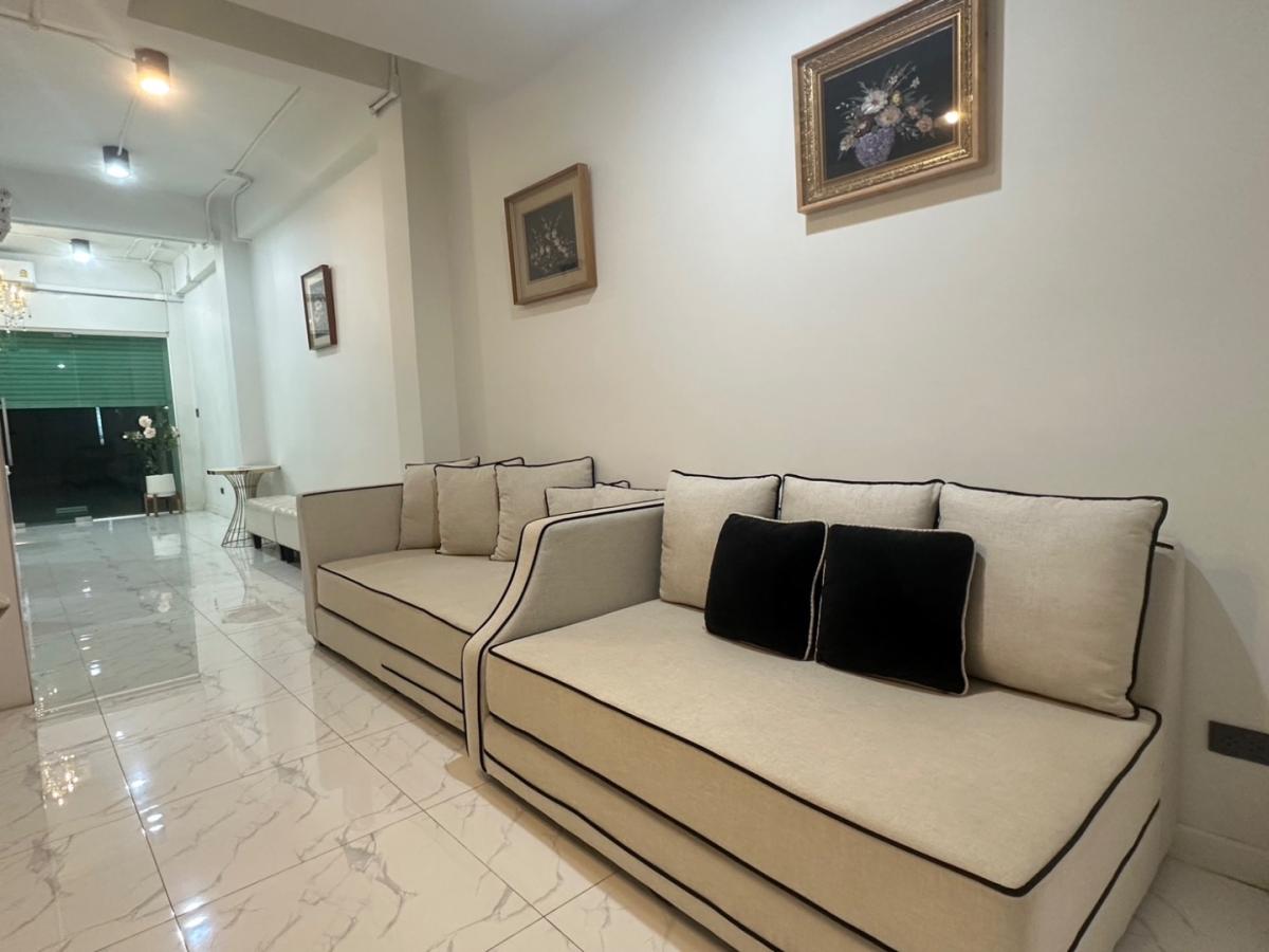 For Rent or Sale (Agents Welcome): Medical Clinic / Wellness Spa, 4-Storey Stand-Alone Building with Private Parking, 500 sq.m. - Image 8