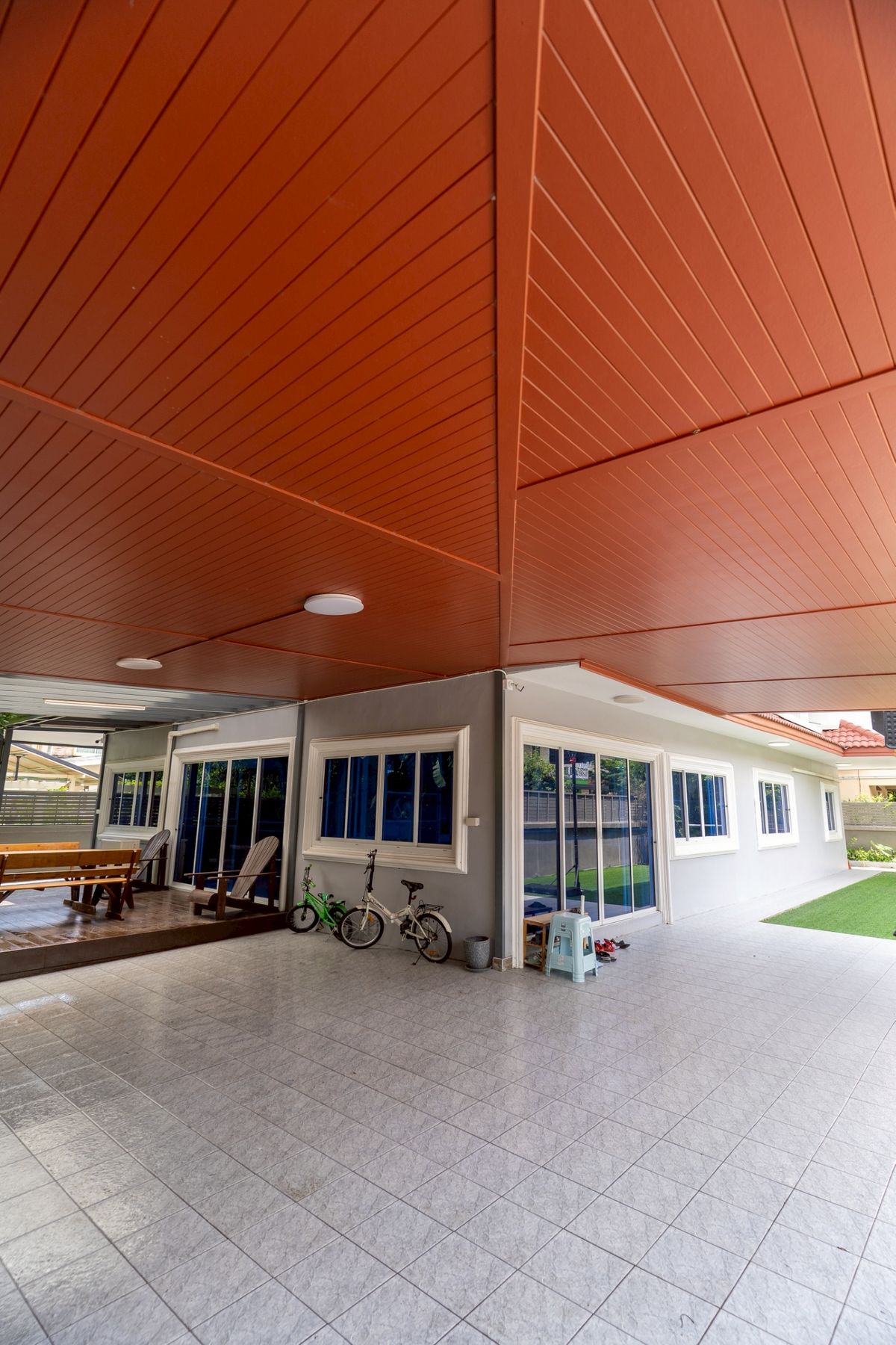 For Sale: Luxury 9-Room Mansion, Below Cost, 9 Bedrooms - Image 8