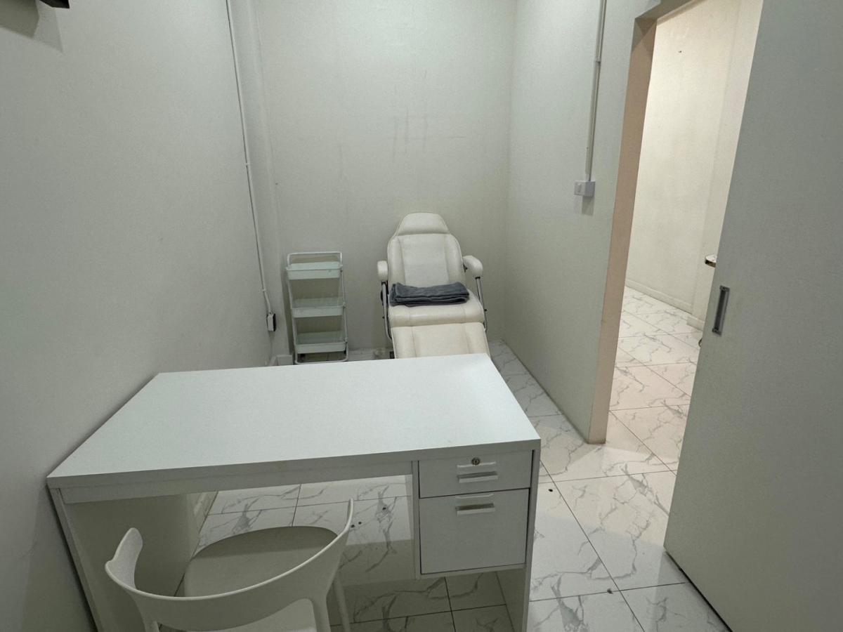 For Rent or Sale (Agents Welcome): Medical Clinic / Wellness Spa, 4-Storey Stand-Alone Building with Private Parking, 500 sq.m. - Image 9