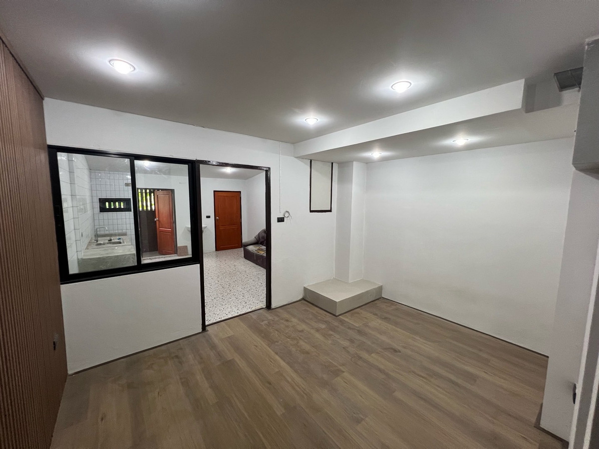 For Sale: Newly Renovated, Move-In Ready! 2-Bedroom 2-Bathroom Townhouse, Lanthong Village, Pak Kret, 2 Bedrooms - Image 9