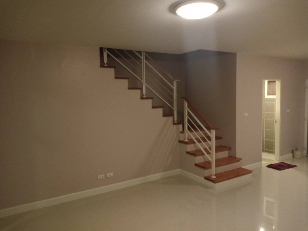 For Sale Townhouse: 2-Storey Townhome, 3 Bed 2 Bath, Baan Klang Muang, on Lat Krabang Road, Near Robinson and Paseo, 3 Bedrooms (PAH-01240) - Image 9
