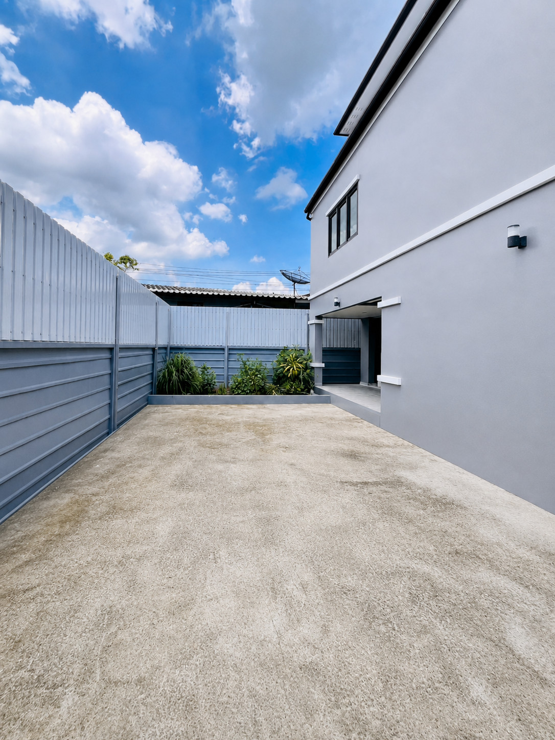 For Sale: Custom-Built Detached House Outside a Project, Like-New Condition, Great-Value Living Space, Close to the City, 4 Bedrooms, 260 sqm - Image 10