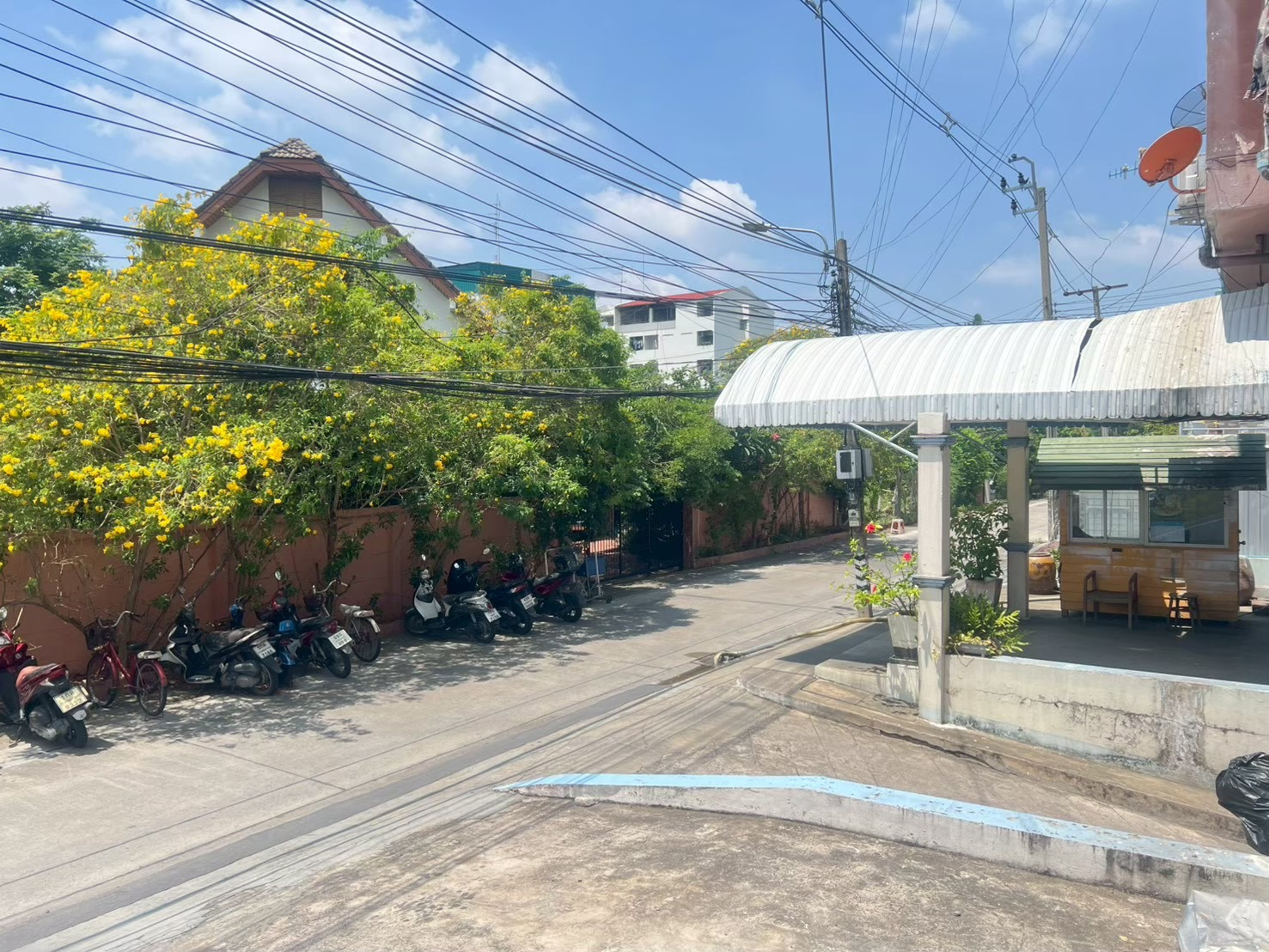 急售:Thararat Condotown 会旺湾25巷 暖武里(会旺湾25巷23岔路)10楼 1卧室 27.37平方米 - Image 10