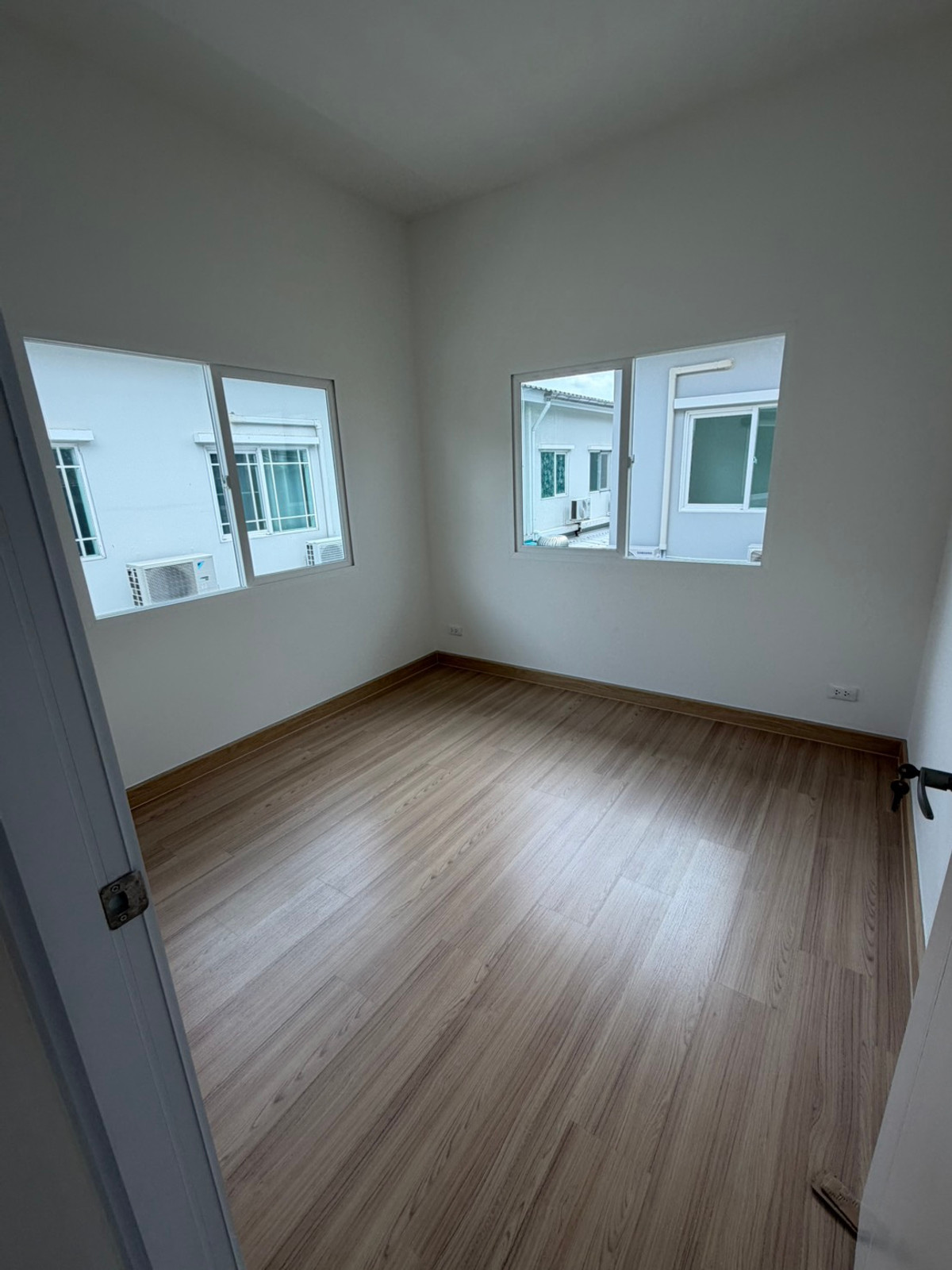 ให้เช่าหรือขาย Q District Westgate บ้านแฝด CEDAR ขาย 4.29 ล้าน 4 ห้องนอน 150 ตร.ม. - Image 10