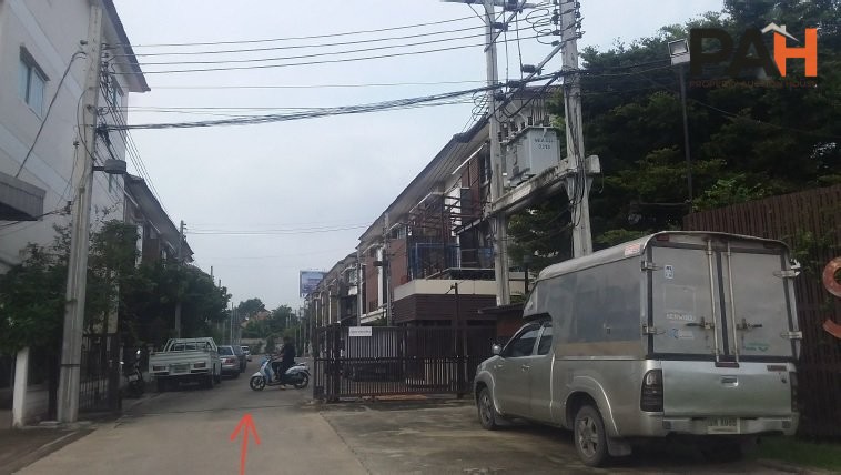 Townhouse in Mueang Nonthaburi - Image 3