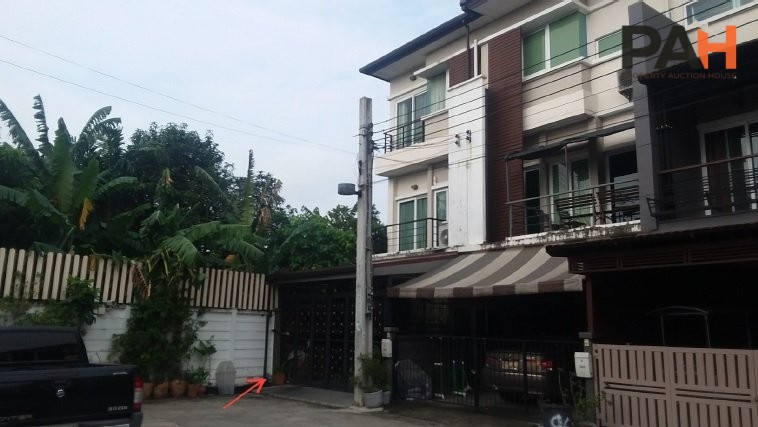 Townhouse in Mueang Nonthaburi - Image 5