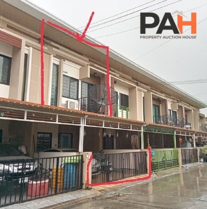 Townhouse in Mueang Chon Buri - Image 3