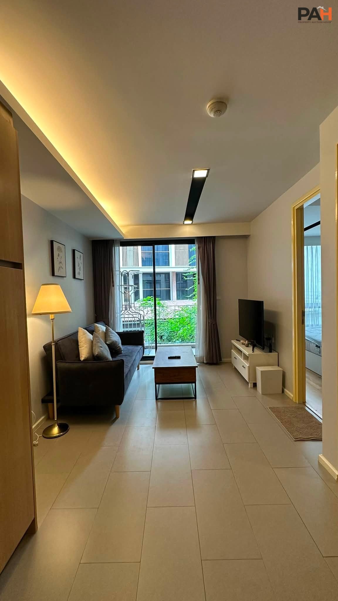 ✨ For Rent / Sale: Condo in the heart of Ploenchit, “The Nest Ploenchit” ✨ Prime CBD location, just a few minutes' walk to BTS Ploenchit. Ready to move in. - Image 3