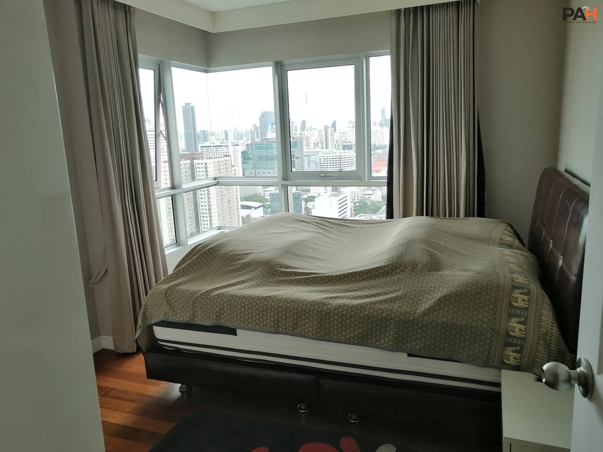 ✨ 45,000 / month. For Rent / Sale: Belle Grand Rama 9 Condo ✨ - Image 9
