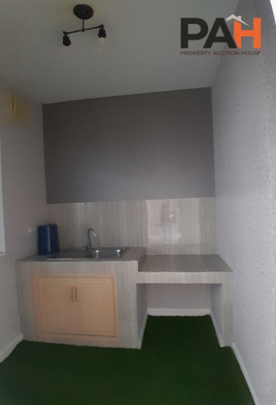 曼谷诗那卡琳区 Baan Klang Muang S-SENSE 项目联排别墅 - Image 4