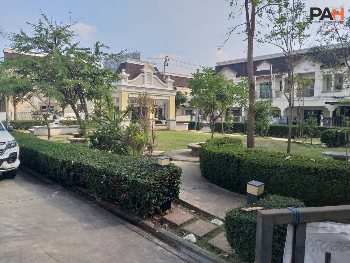 Townhouse in Mueang Nonthaburi - Image 9