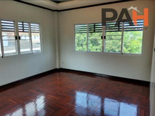 位于曼谷罗姆赛花园别墅项目的独立住宅 - Image 9