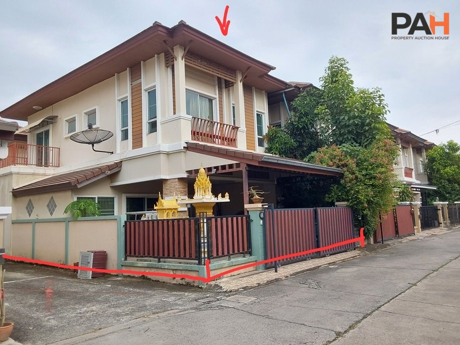 Townhouse in Mueang Nonthaburi - Image 3