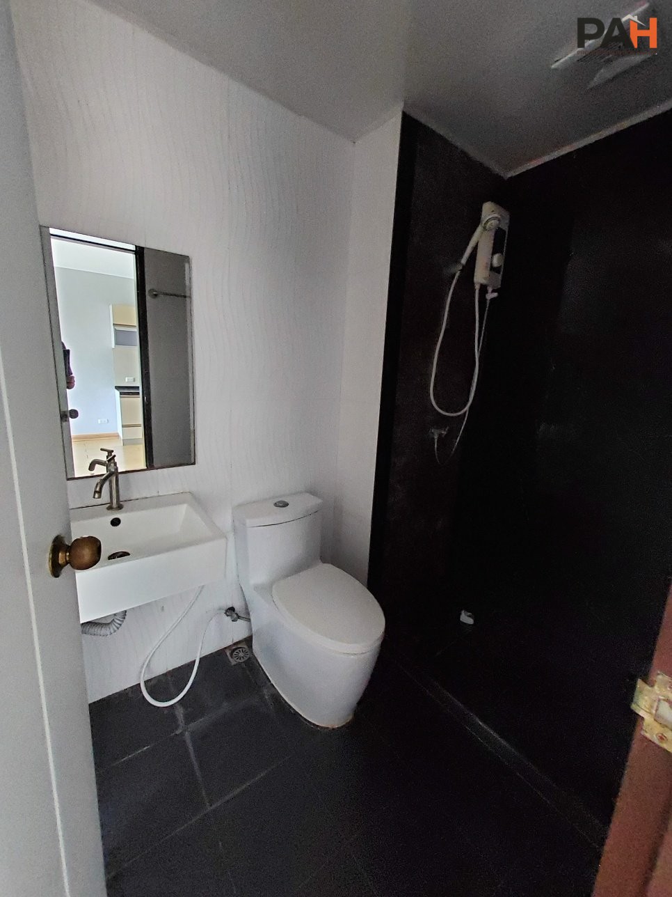 Be My Condo Suite (Crystal Condo) [6th Floor] - Image 8