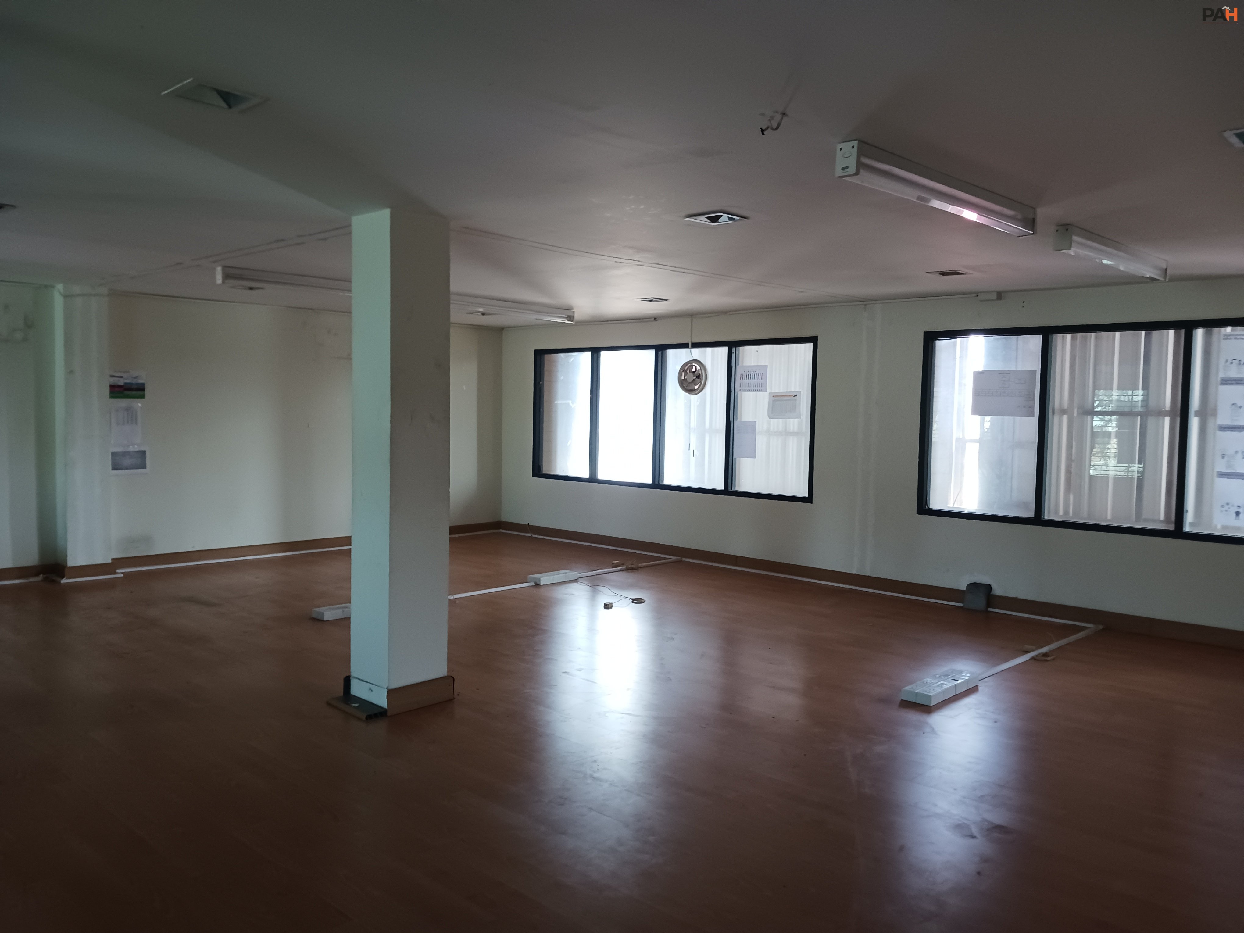 Bay Center 商业大楼，是拉差-春武里 - Image 7