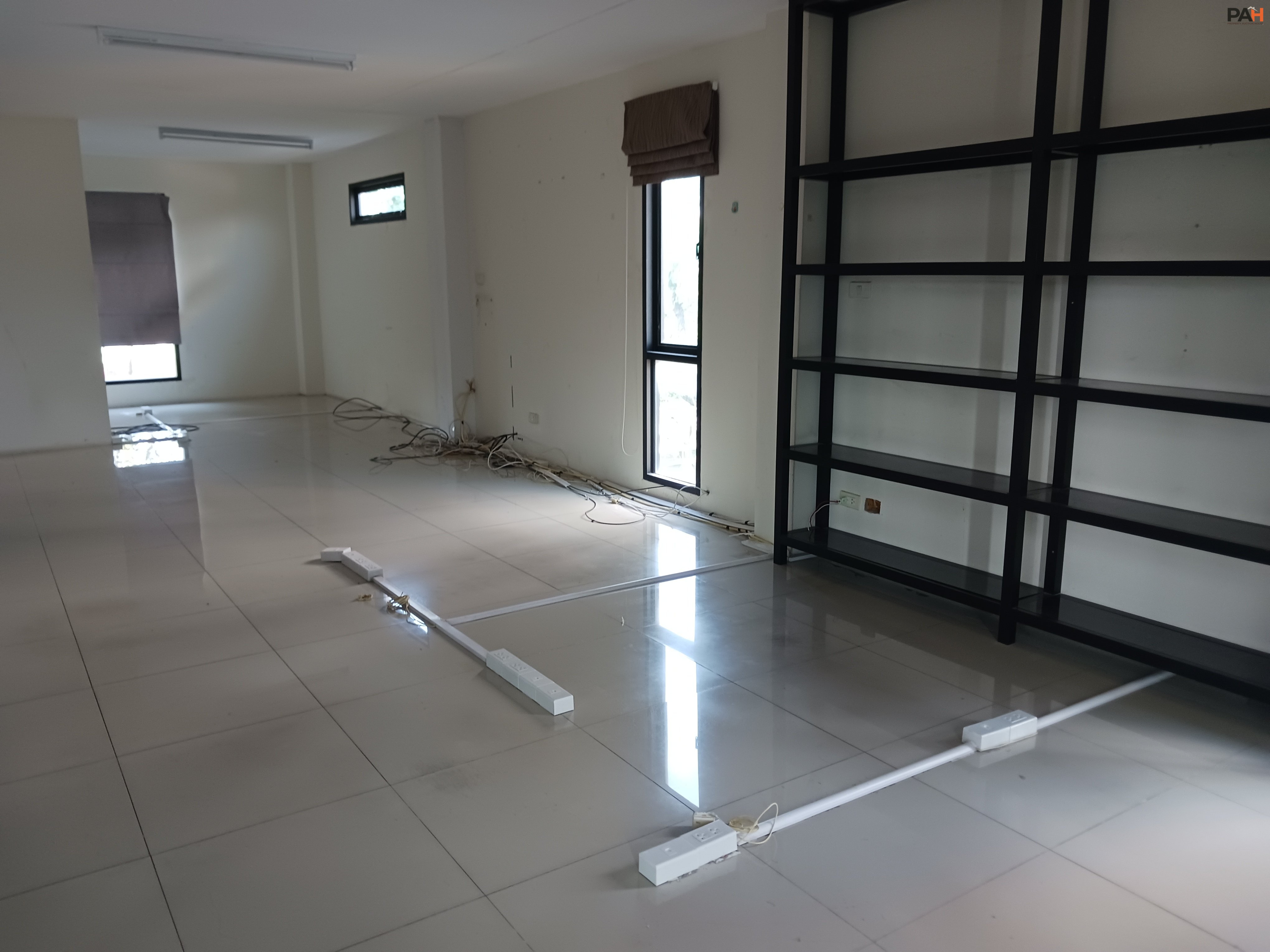 Bay Center 商业大楼，是拉差-春武里 - Image 10